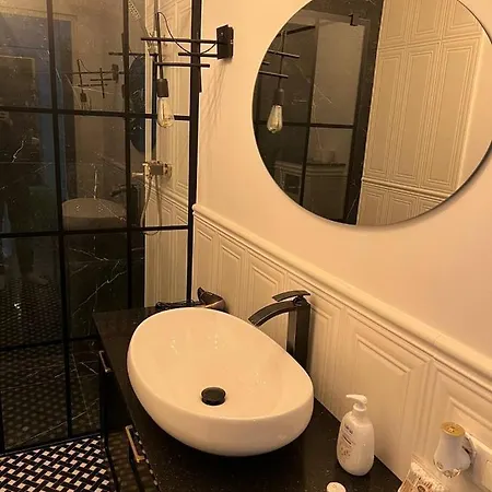 Апартаменты Luxury In The Center , Wi-fi - By Hik